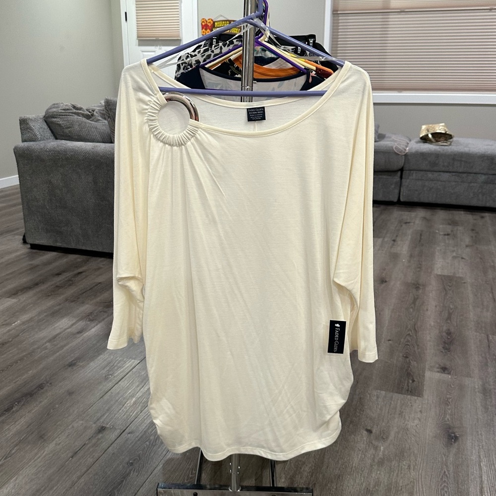 ๐Faded Glory Womenโs plus-size Cream/White Stretchy Ruched Top๐๐2X - Picture 2 of 7